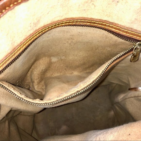 Louis Vuitton Vintage Monogram Bucket Bag GM - Picture 7 of 16